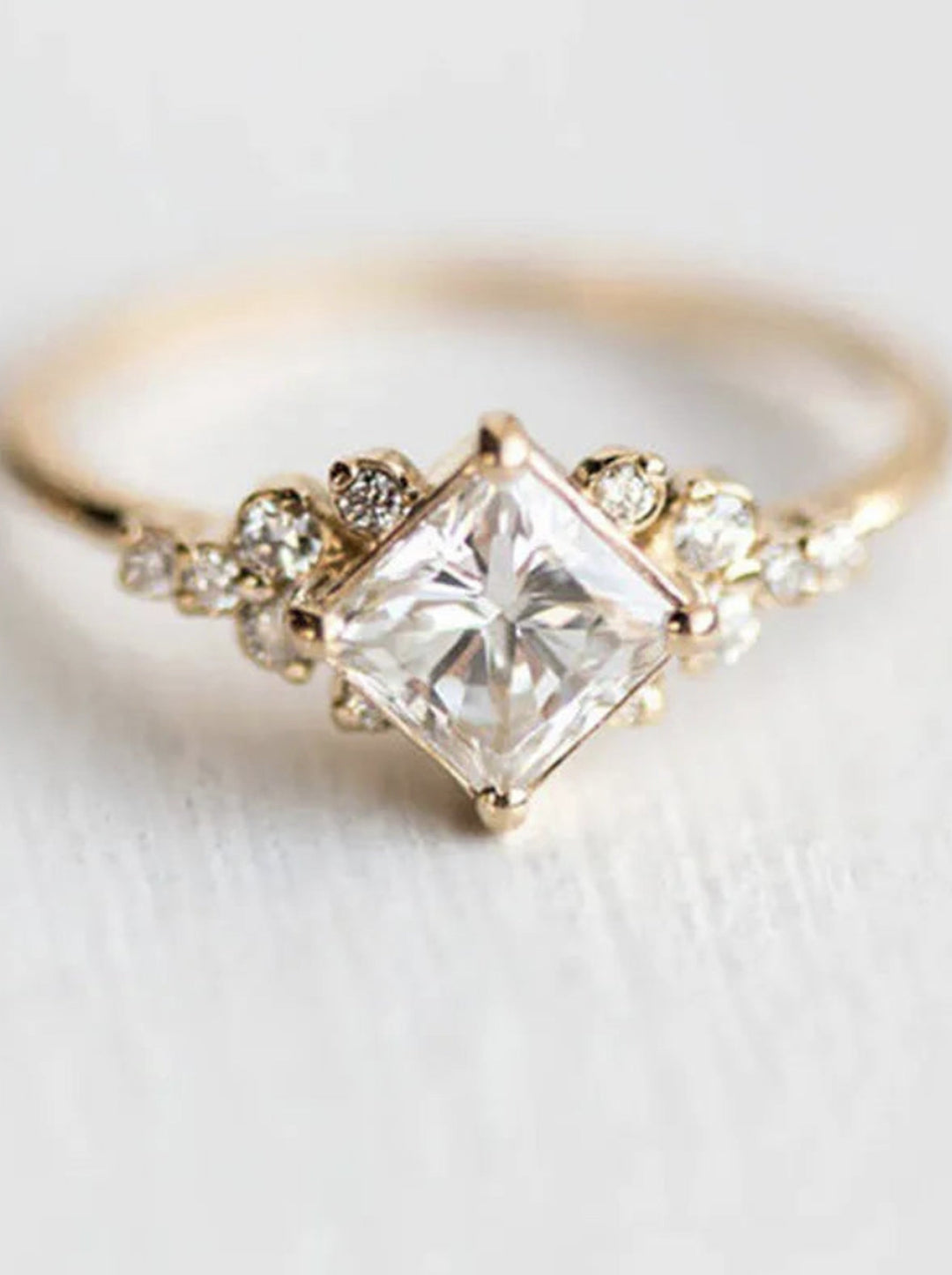 KAREN | Anello Elegante Regina Delysian