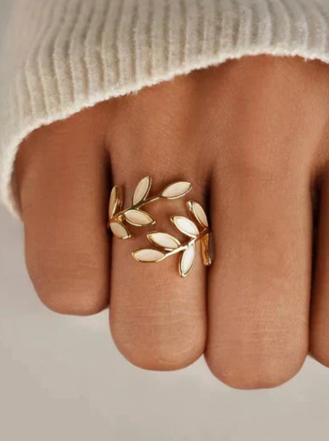 PURE | Anello Regolabile con Foglia e Opale Bianco